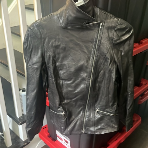 Beautiful thin 100%. Leather hardly used great almost new condition - Picture 2 of 7